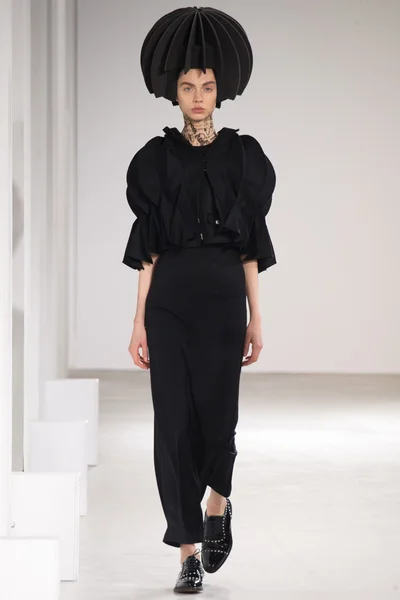 Look 24